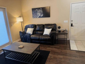 Magnolia Escape: 1BD/1BA w/ Gym, Pool, BBQ Grill